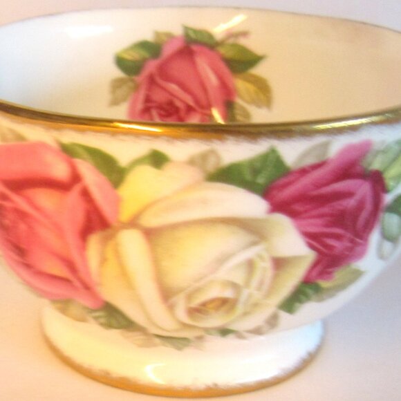 Vintage Queen Anne Lady Sylvia Creamer and Sugar Bowl, Roses, Brushed Gold  B773 - Picture 3 of 9